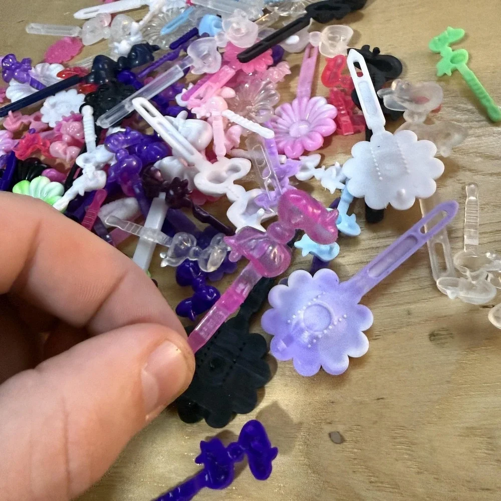 Vintage 80's 90's Hair Clips Barrettes Plastic Flowers Bows Lot of ~100